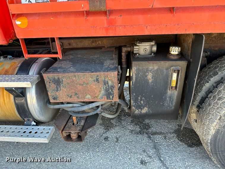 image for item DQ6224 2005 Sterling LT7500 dump truck