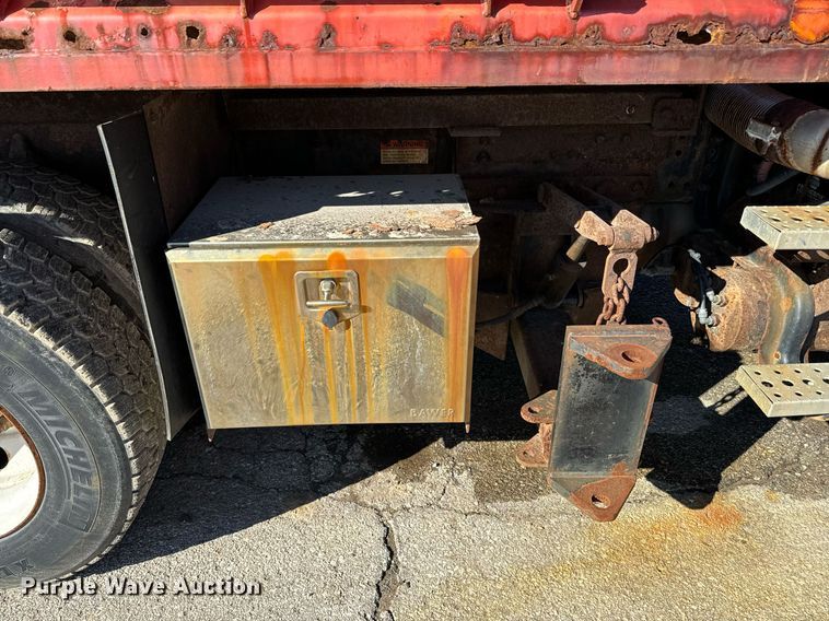 image for item DQ6224 2005 Sterling LT7500 dump truck