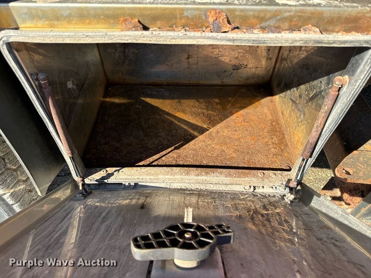 image for item DQ6224 2005 Sterling LT7500 dump truck