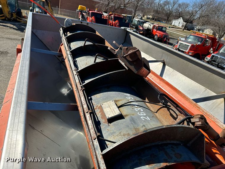 image for item DQ6224 2005 Sterling LT7500 dump truck