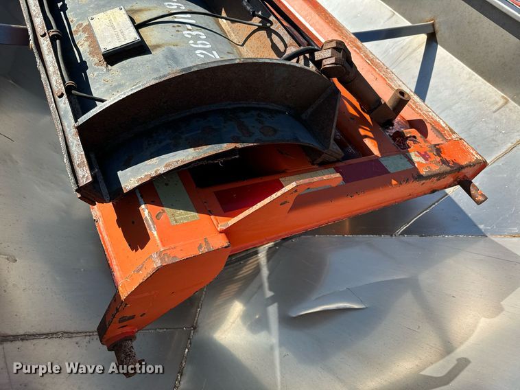 image for item DQ6224 2005 Sterling LT7500 dump truck