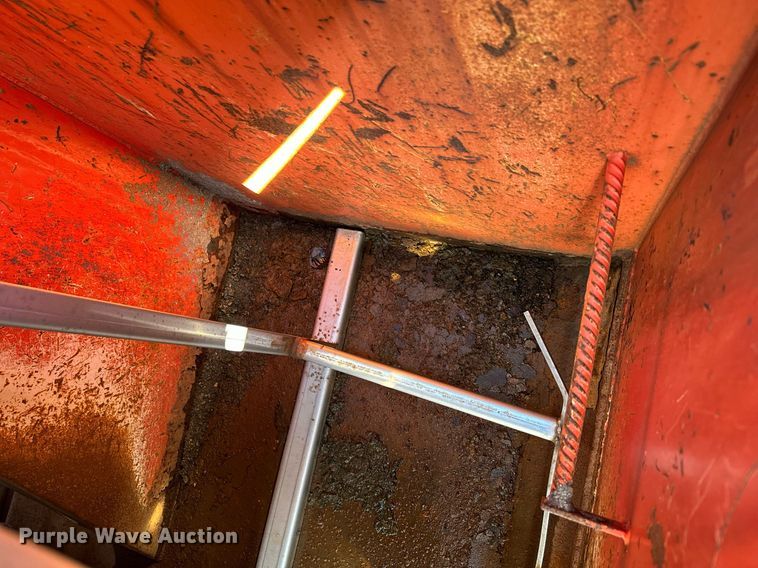 image for item DQ6224 2005 Sterling LT7500 dump truck