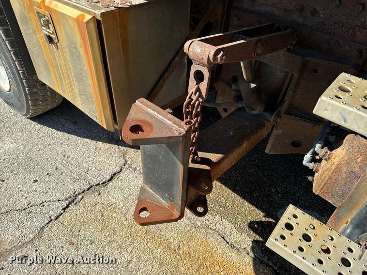 image for item DQ6224 2005 Sterling LT7500 dump truck