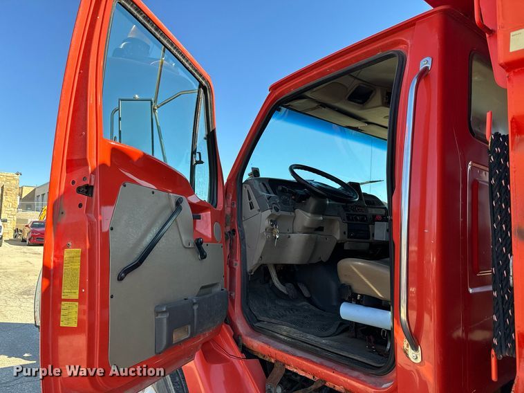 image for item DQ6224 2005 Sterling LT7500 dump truck