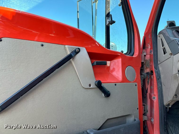 image for item DQ6224 2005 Sterling LT7500 dump truck