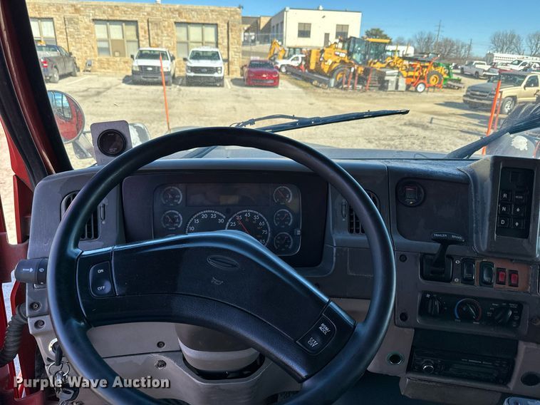 image for item DQ6224 2005 Sterling LT7500 dump truck