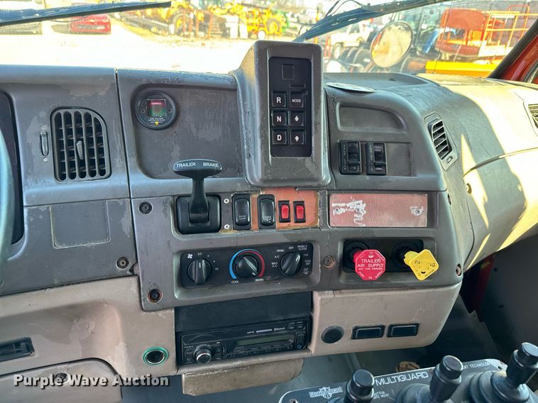 image for item DQ6224 2005 Sterling LT7500 dump truck