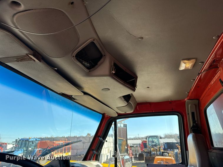 image for item DQ6224 2005 Sterling LT7500 dump truck