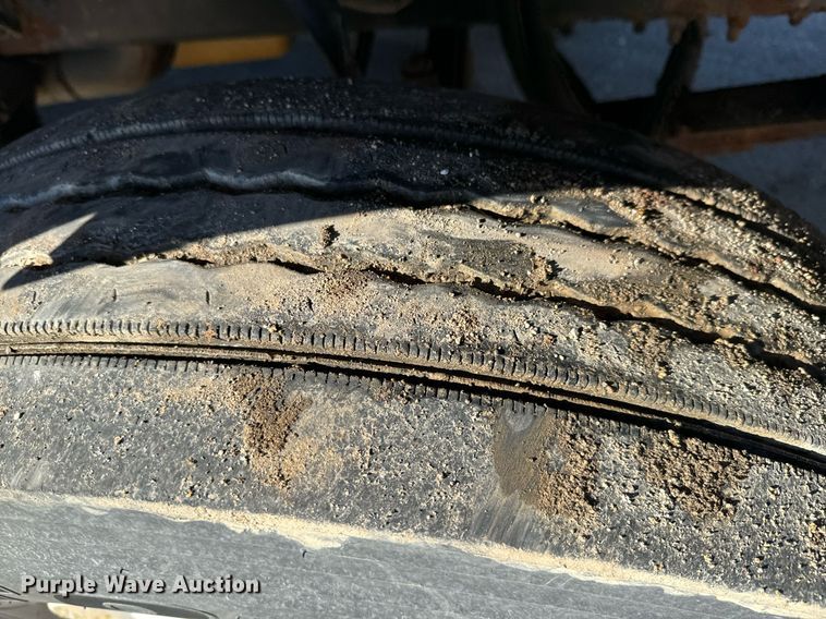 image for item DQ6224 2005 Sterling LT7500 dump truck