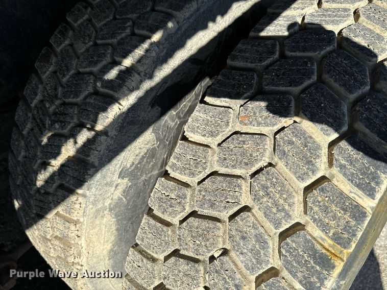 image for item DQ6224 2005 Sterling LT7500 dump truck