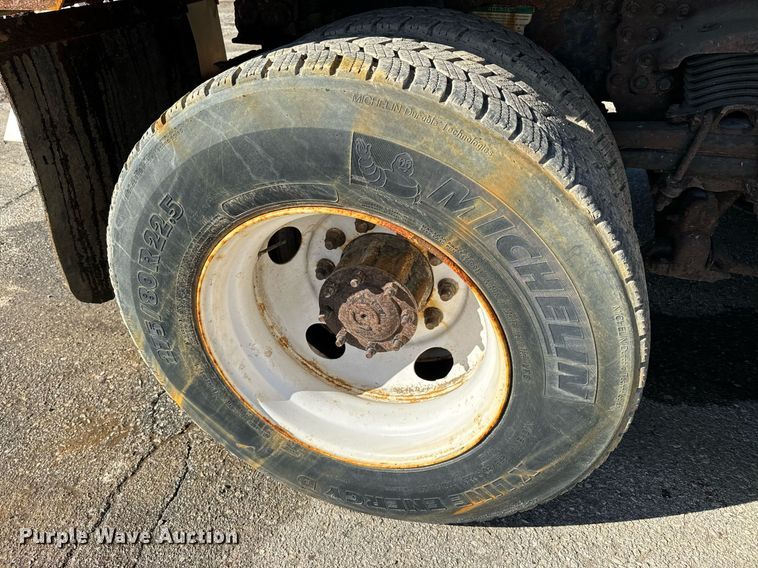 image for item DQ6224 2005 Sterling LT7500 dump truck