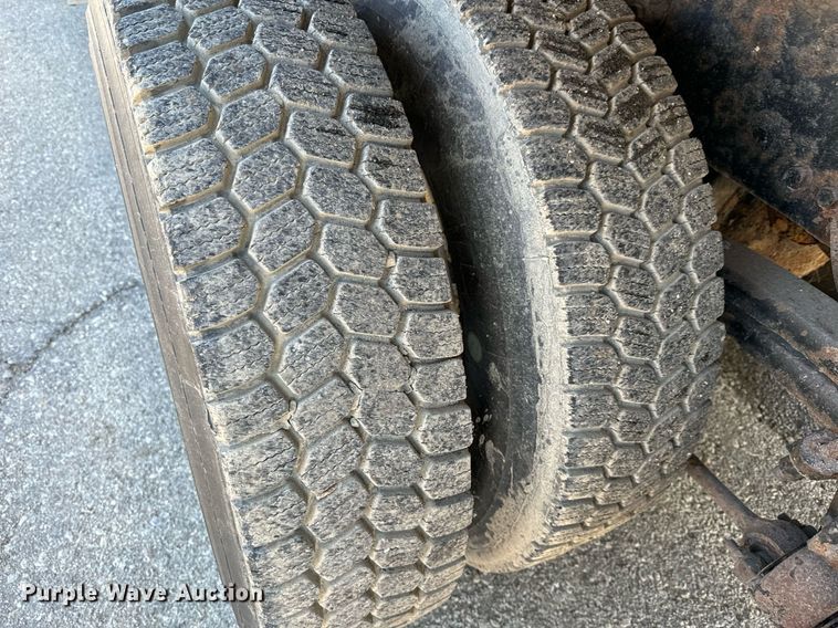 image for item DQ6224 2005 Sterling LT7500 dump truck