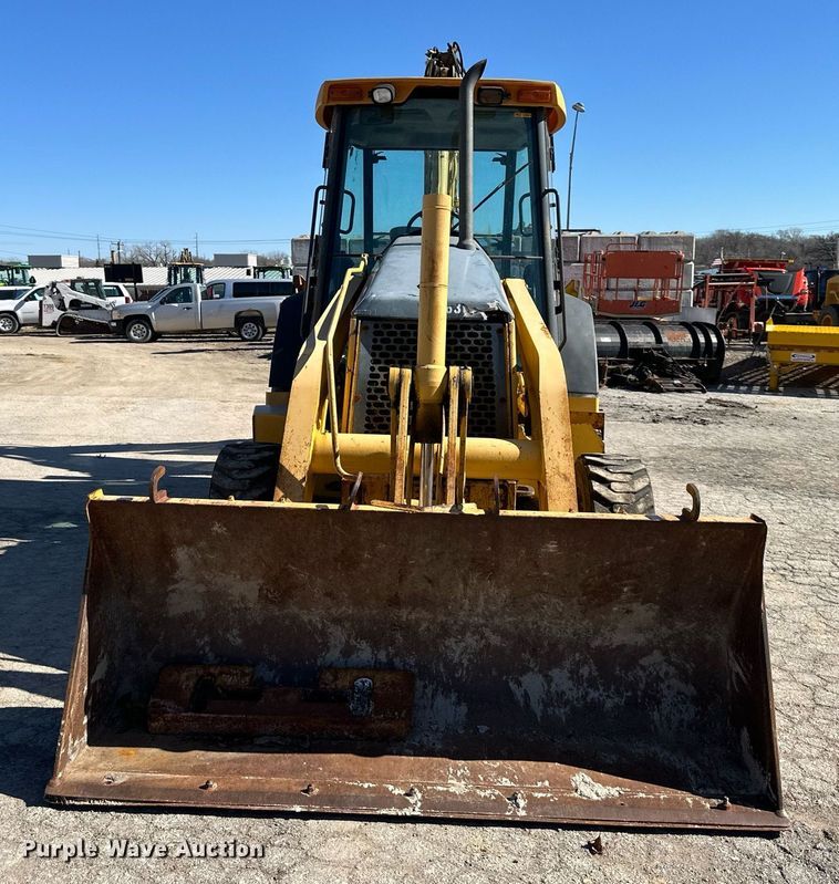 image for item DQ6225 2003 John Deere 310G backhoe