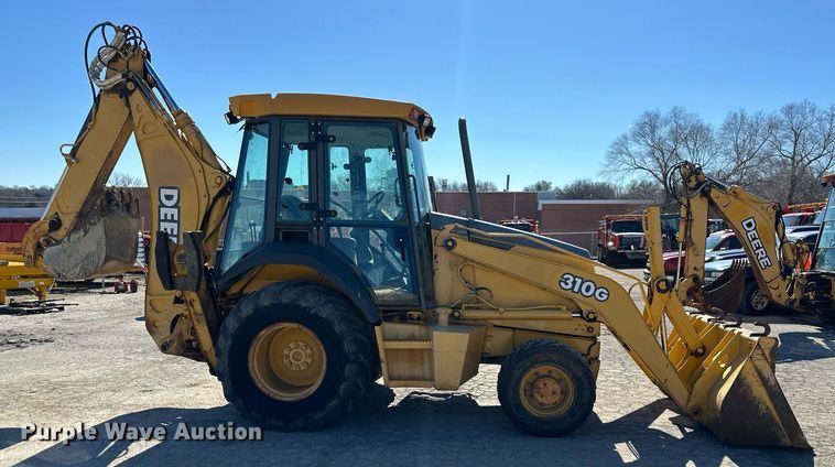 image for item DQ6225 2003 John Deere 310G backhoe