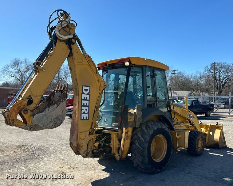 image for item DQ6225 2003 John Deere 310G backhoe