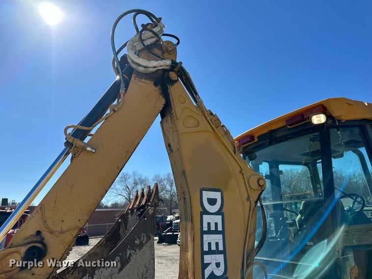 image for item DQ6225 2003 John Deere 310G backhoe
