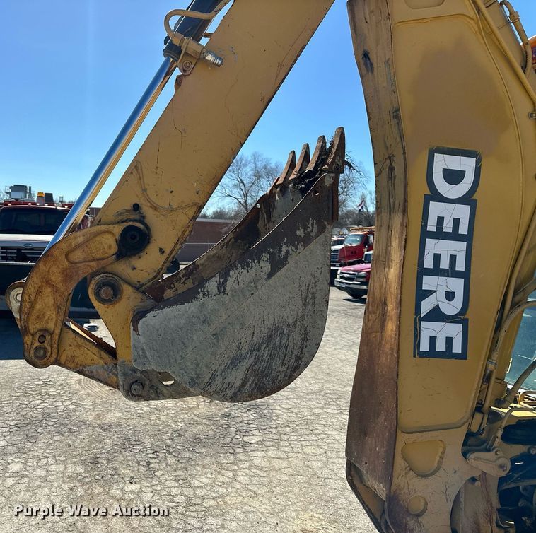 image for item DQ6225 2003 John Deere 310G backhoe