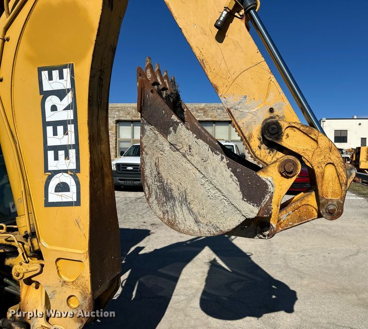 image for item DQ6225 2003 John Deere 310G backhoe