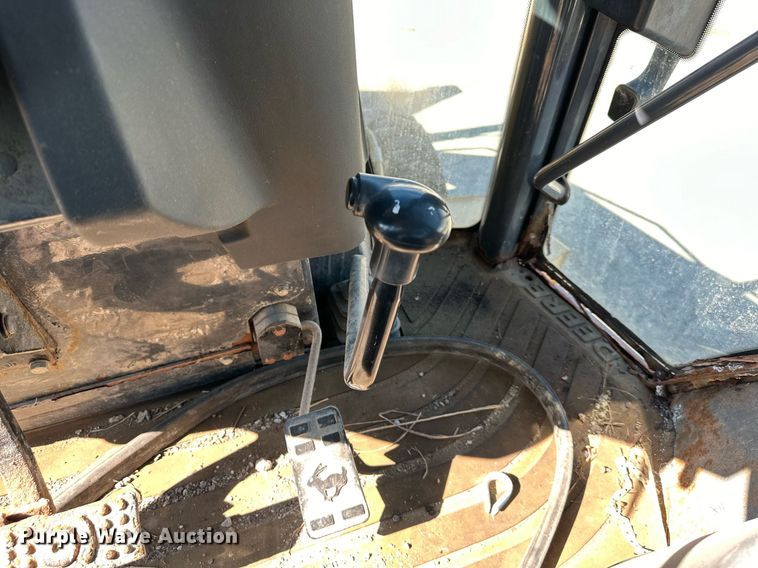 image for item DQ6225 2003 John Deere 310G backhoe