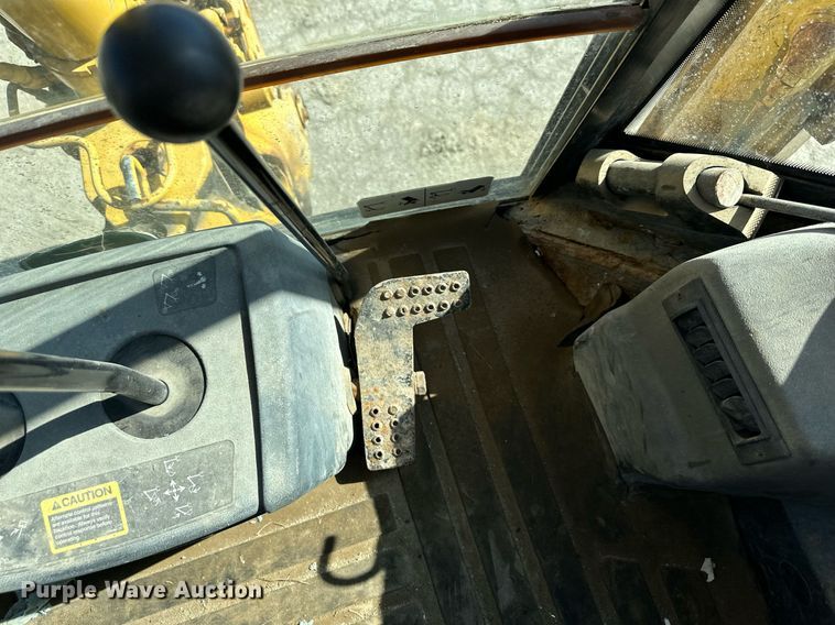 image for item DQ6225 2003 John Deere 310G backhoe