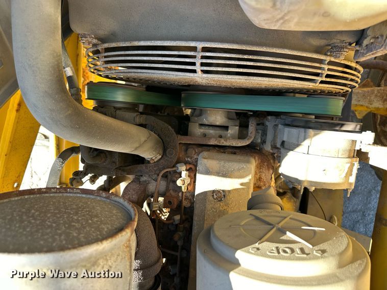 image for item DQ6225 2003 John Deere 310G backhoe