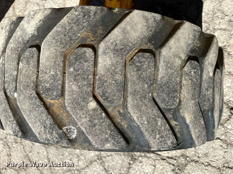 image for item DQ6225 2003 John Deere 310G backhoe