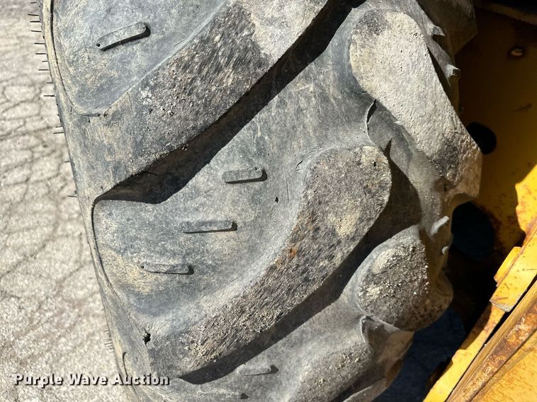 image for item DQ6225 2003 John Deere 310G backhoe