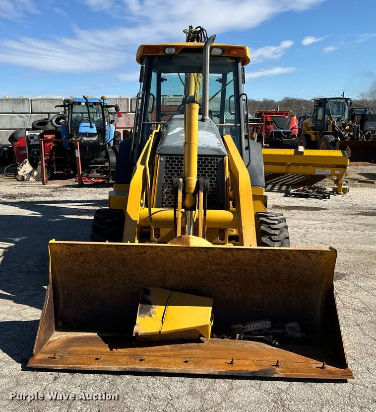 image for item DQ6226 2005 John Deere 310G backhoe