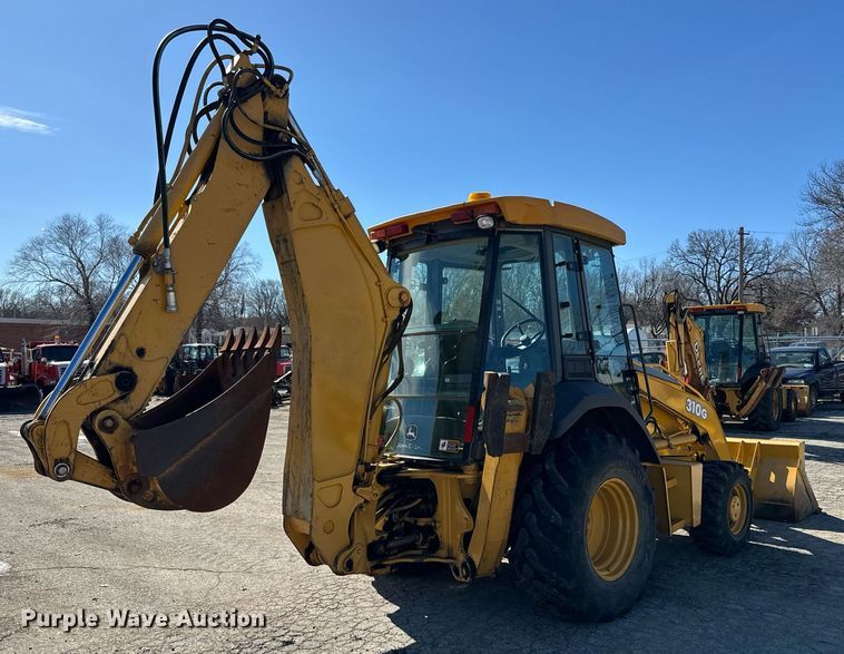image for item DQ6226 2005 John Deere 310G backhoe