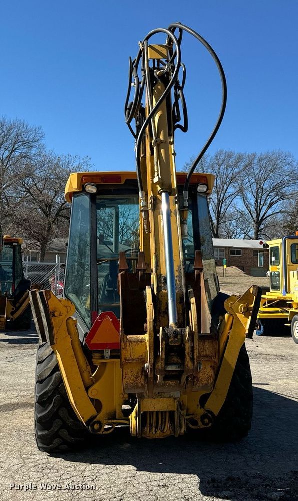 image for item DQ6226 2005 John Deere 310G backhoe