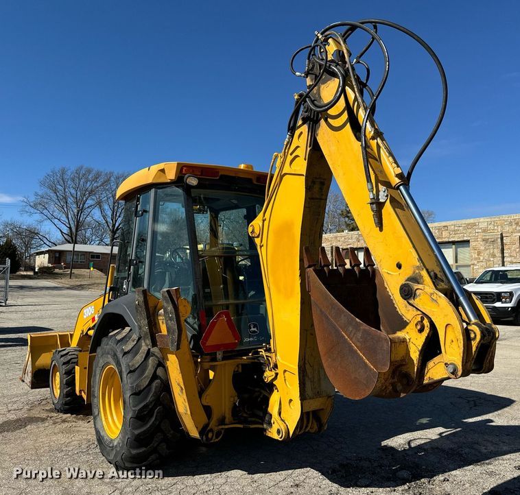 image for item DQ6226 2005 John Deere 310G backhoe