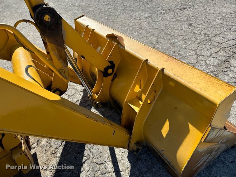 image for item DQ6226 2005 John Deere 310G backhoe