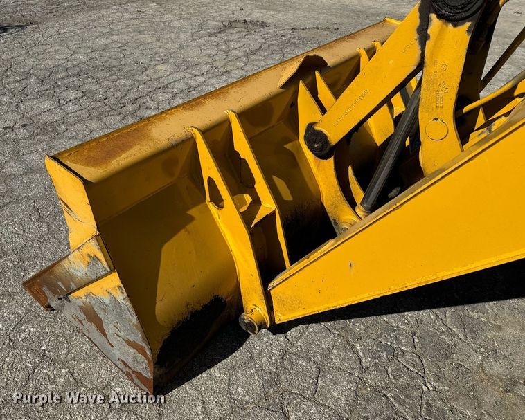 image for item DQ6226 2005 John Deere 310G backhoe