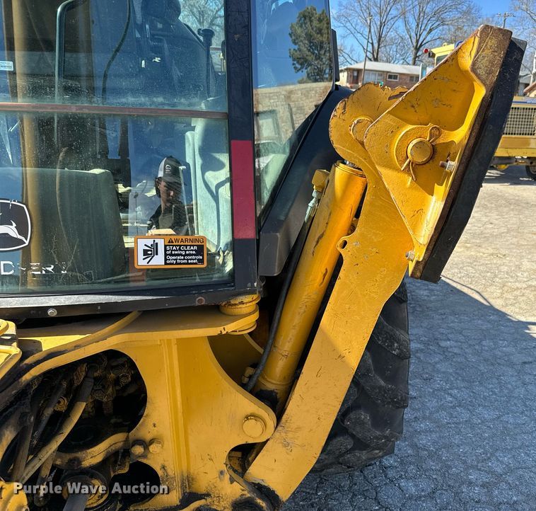 image for item DQ6226 2005 John Deere 310G backhoe