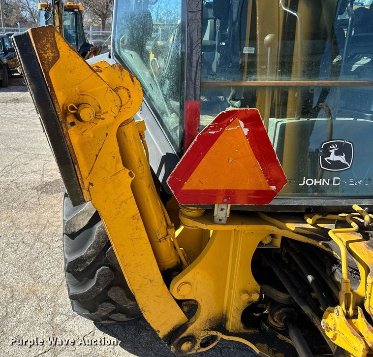 image for item DQ6226 2005 John Deere 310G backhoe