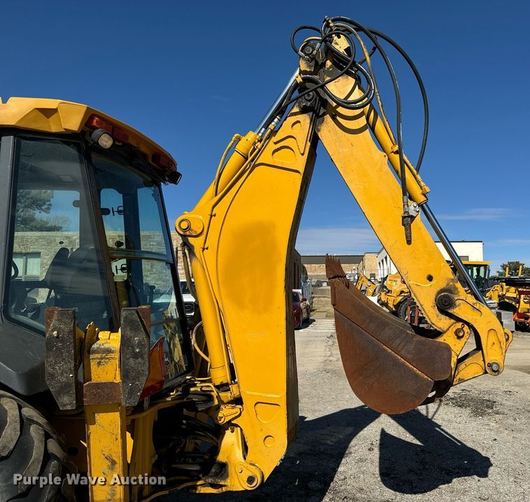 image for item DQ6226 2005 John Deere 310G backhoe