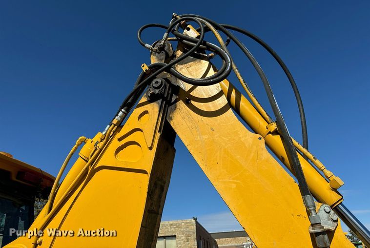 image for item DQ6226 2005 John Deere 310G backhoe