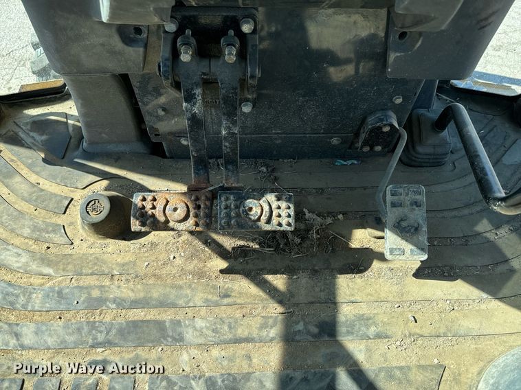 image for item DQ6226 2005 John Deere 310G backhoe