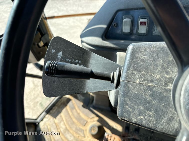 image for item DQ6226 2005 John Deere 310G backhoe