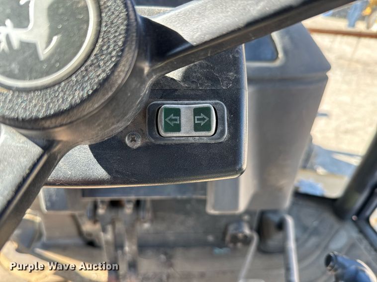 image for item DQ6226 2005 John Deere 310G backhoe