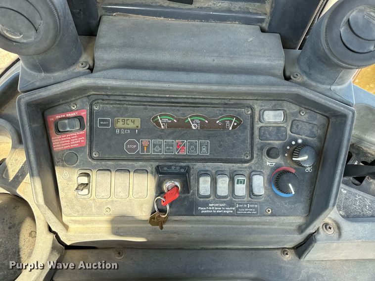 image for item DQ6226 2005 John Deere 310G backhoe