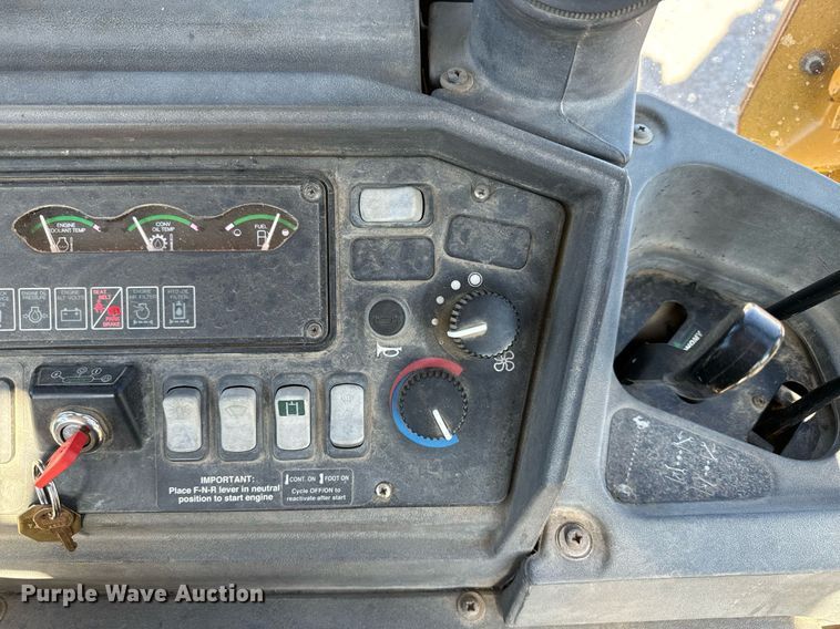 image for item DQ6226 2005 John Deere 310G backhoe