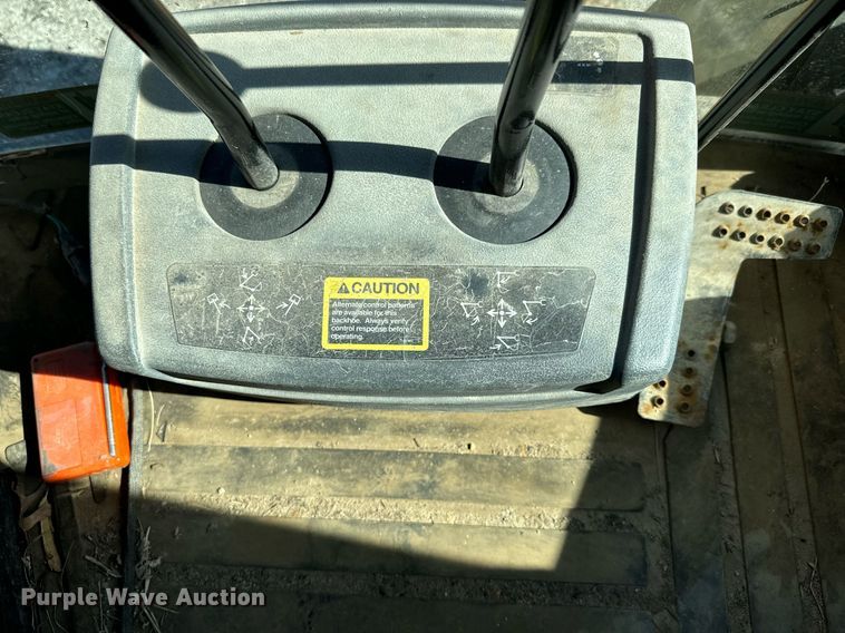 image for item DQ6226 2005 John Deere 310G backhoe