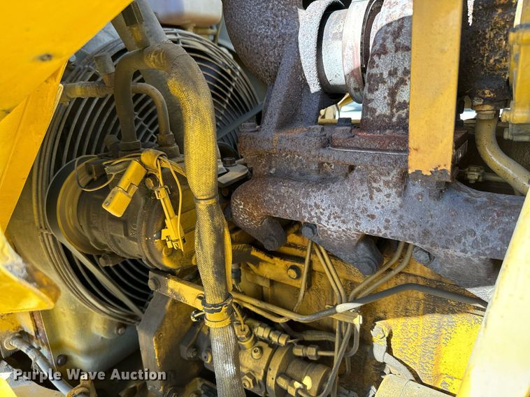 image for item DQ6226 2005 John Deere 310G backhoe