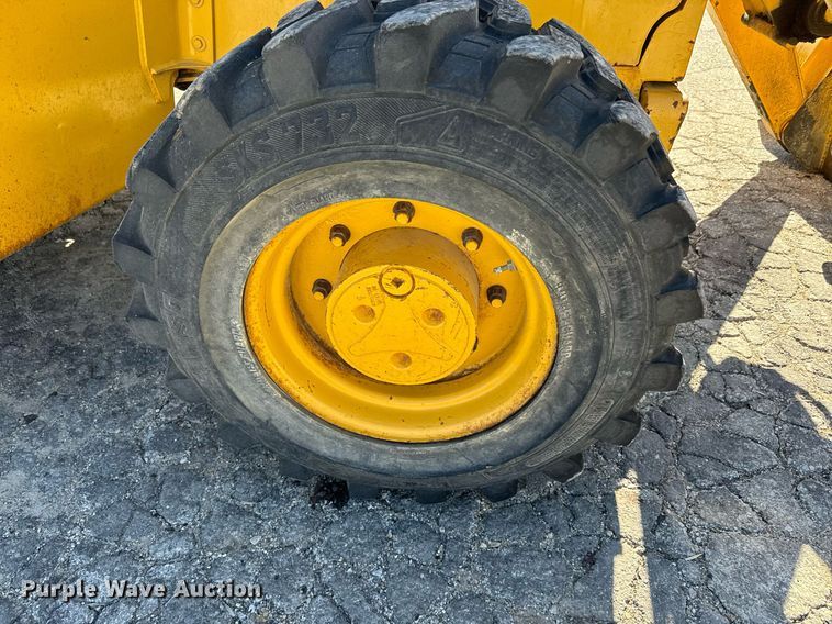 image for item DQ6226 2005 John Deere 310G backhoe