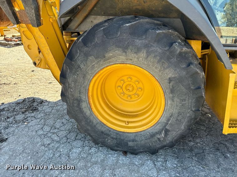 image for item DQ6226 2005 John Deere 310G backhoe