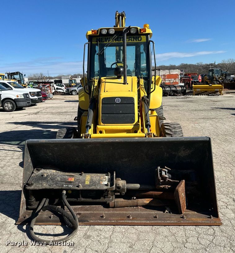 image for item DQ6227 2006 New Holland B95 backhoe