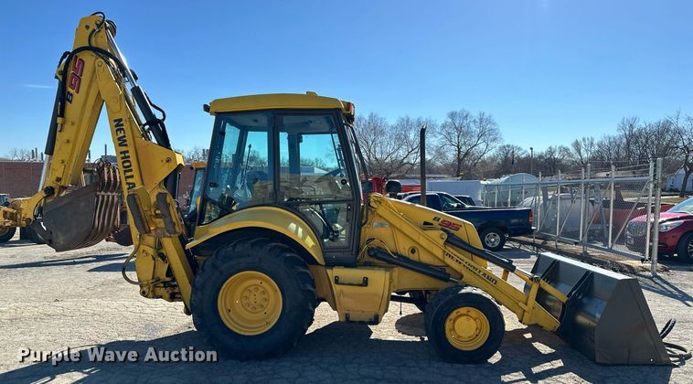 image for item DQ6227 2006 New Holland B95 backhoe
