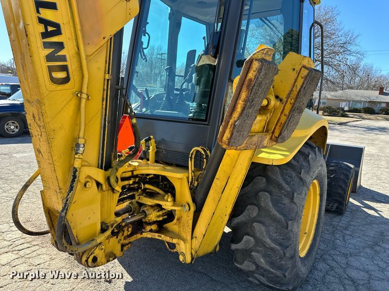 image for item DQ6227 2006 New Holland B95 backhoe