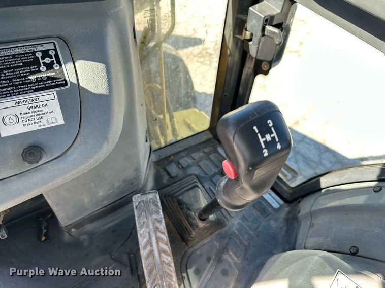 image for item DQ6227 2006 New Holland B95 backhoe